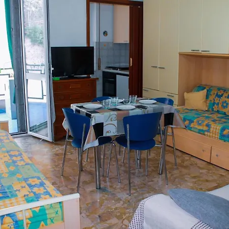Borghetto S Convenient Location 50m From The Sea Apartman